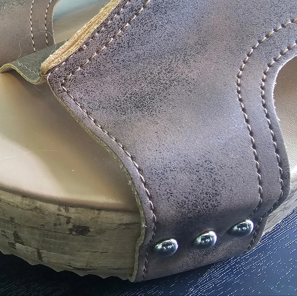 SHEIN brown studded